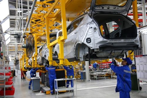 哈薩克斯坦總理馬明視察江淮汽車(chē)合資工廠并見(jiàn)證專(zhuān)用汽車(chē)新產(chǎn)線啟航